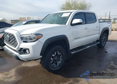 2022 Toyota Tacoma Trd Off Road z USA, uszkodzony, nr VIN 3TMCZ5AN1NM532520